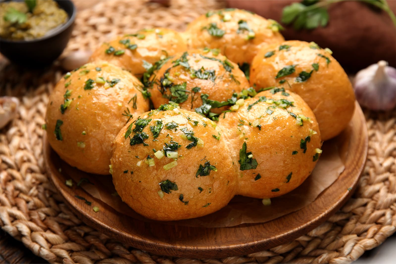 Pull-Apart Dinner Rolls with Savory Hearthbread Blend